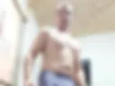 I 'm pumping my muscles naked