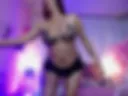 una piel brillante y caliente perfecta para ser acariciada y luego follada