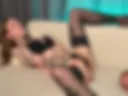 Mia in stockings cums from cunni