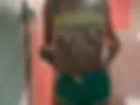 Je me deshabille entierement je claque ma chatte