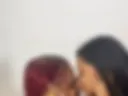 Kiss lesbian Ari y Abi HOT