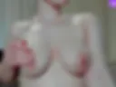 Vi play with niples