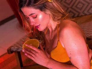 A su boca la amo