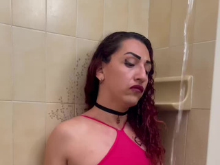 Come and make me yours under the shower