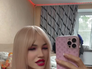 Blondie loves LV