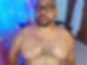 OIL SHOW CHEST