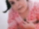 La chica tocandose y chupandobpolla