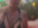 Heisse Planschbecken Outdoor Dildoshow und Dildo Blowjob mit viel Spucke