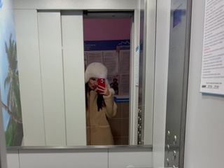 Я в шубке.. а под шубкой ничего