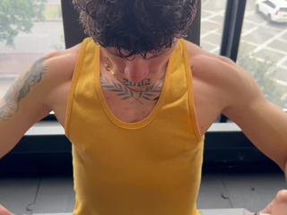 Chest to the failure😏