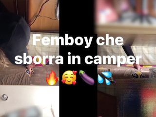 TRAILER GRATIS DI Femboy che si mastuba  con doppia cam ,da vedere su pc, orizzontale