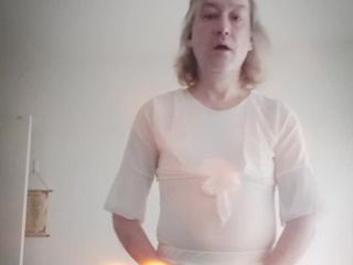 I'm in white without panties with special effects