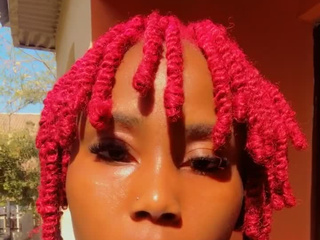 Am a calm charming lovely and a fun filled person I love erotic things I do all fun things