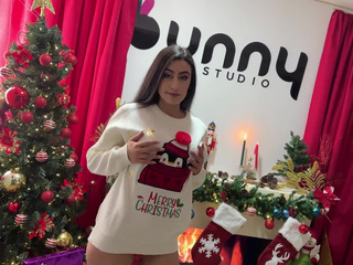 New energy, new attitude, and lots of desire to spoil you.
Enjoy this preview and join her in her next live stream