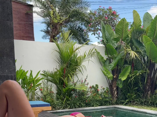 Holiday hookup outdoor dildo vid