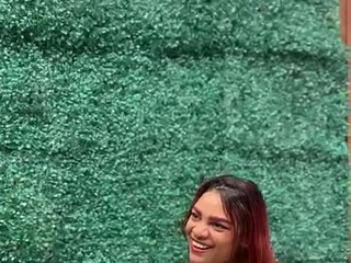 Let yourself be carried away by the rhythm of my steps