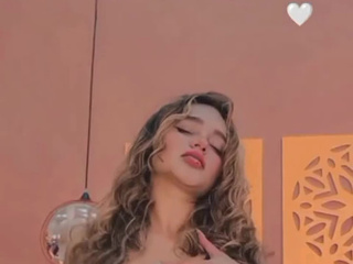 сексуальные танцы в воскресенье