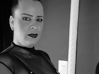 come and let yourself be dominated by this goddess