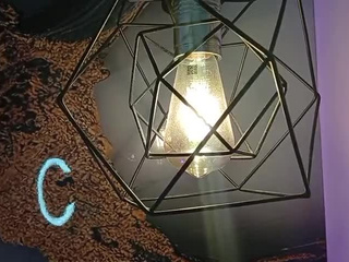 SWEET MATURE GIRL WANTS TO PLAY