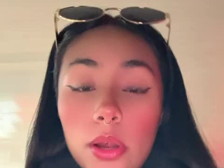 pretty singer lol