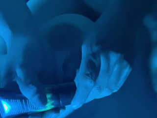 Mis tetas con mis pezones paraditos para para ustedes mis amores sigan mi canal y vean todas mis travesuras