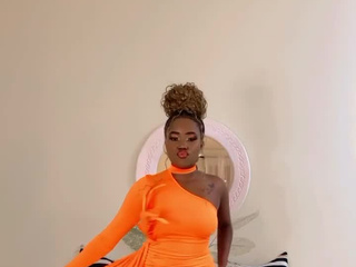 Orange looks good on me