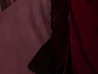 Девушка в красном