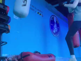 Давай в спаринг?