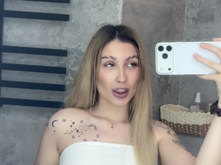 I'm in the shower, but for some reason only my pussy is wet