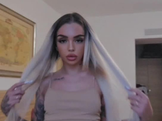 Hypnotizing you with my body and curves