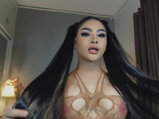 ALLURING SABRINA