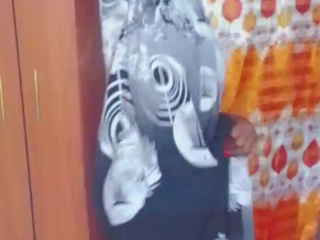 Cutie me dancing and shaking ass